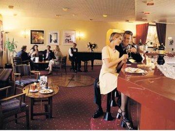 Отель Le Petit Cervin Церматт Экстерьер фото The lounge at the airport